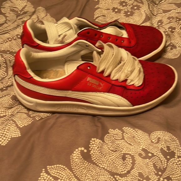 Red Puma GV white Fat laces hardly worn. 8.5 - Picture 2 of 5